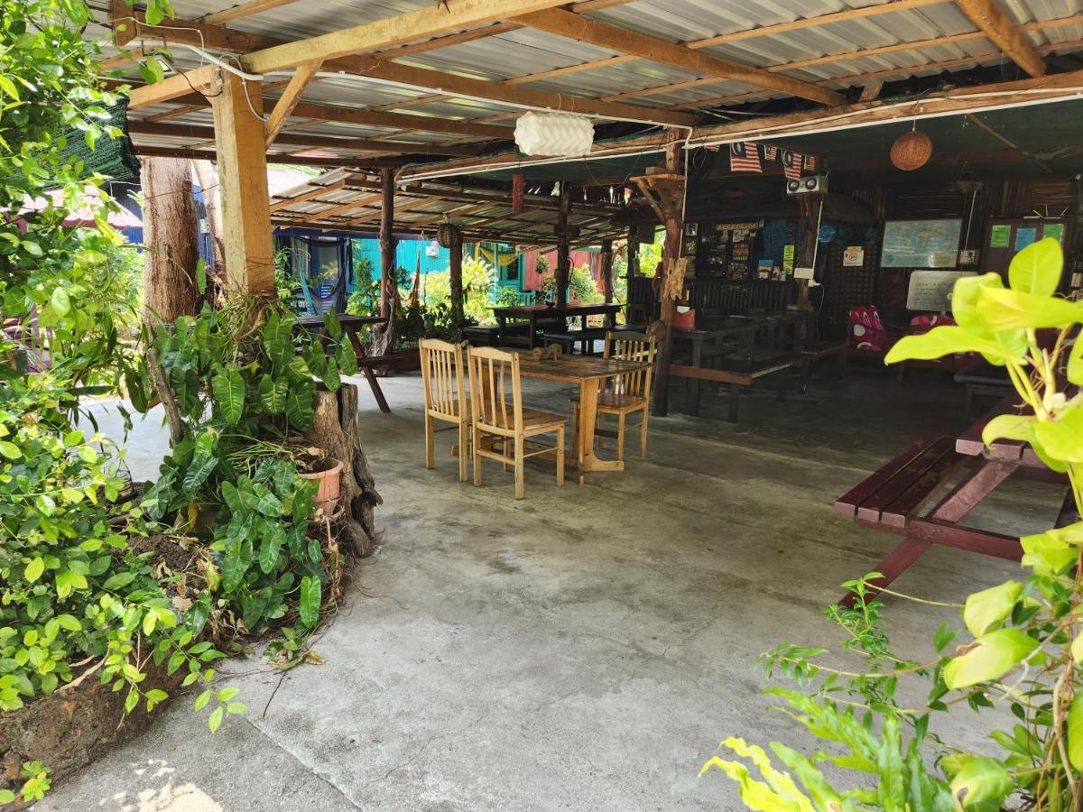 Gecko Guesthouse Pantai Cenang  Exteriér fotografie