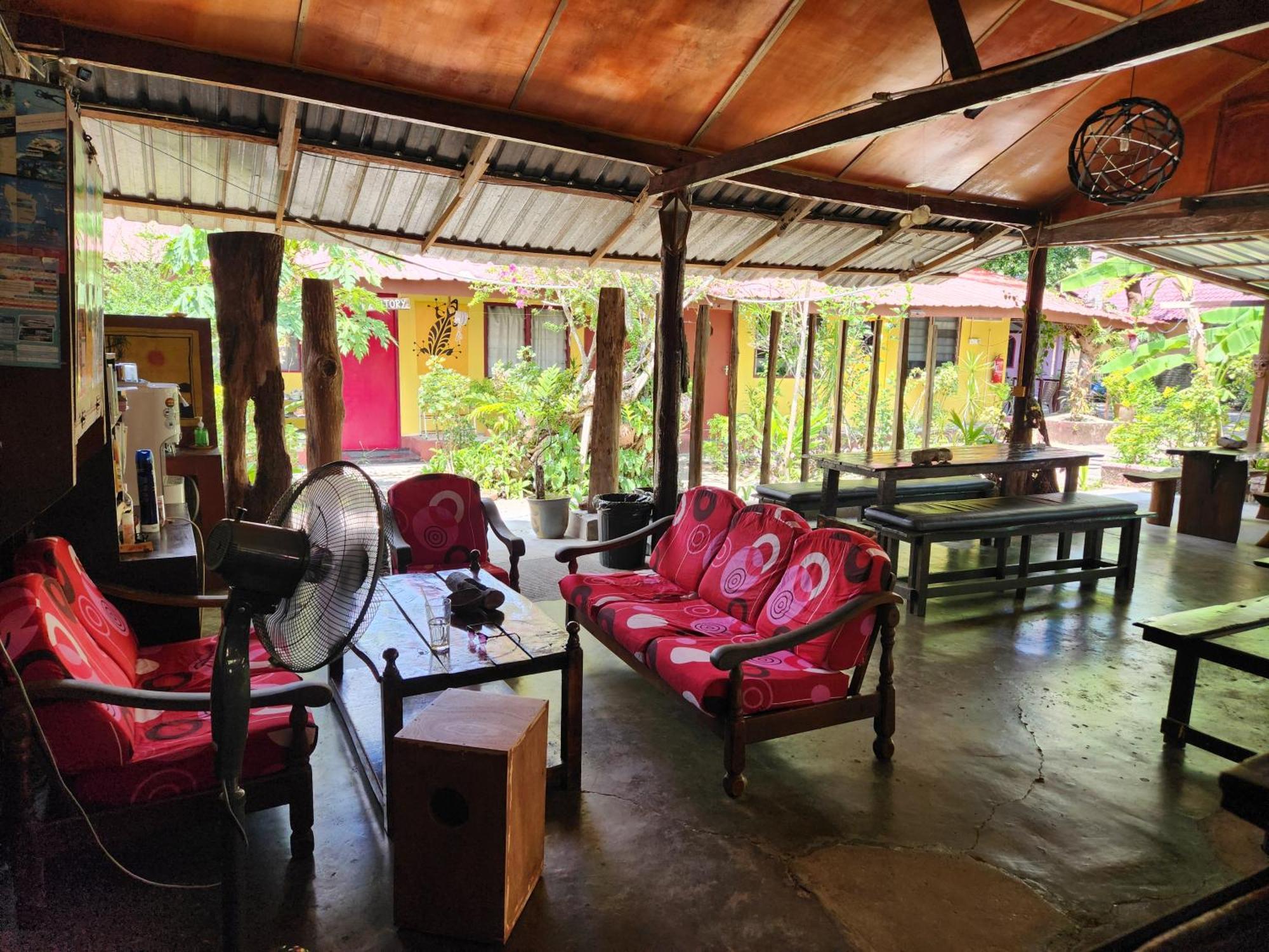Gecko Guesthouse Pantai Cenang  Exteriér fotografie